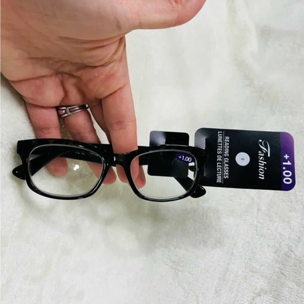 Black and Clear Cheetah Animal‎ Print Reading Glasses +1.00